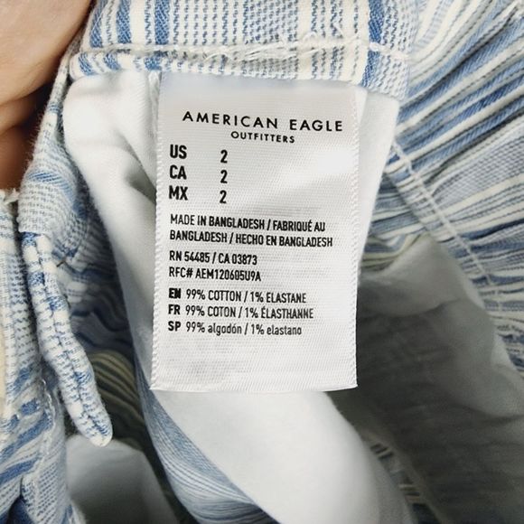 American Eagle Size 2 Blue Striped Paperback Shorts - Picture 9 of 10